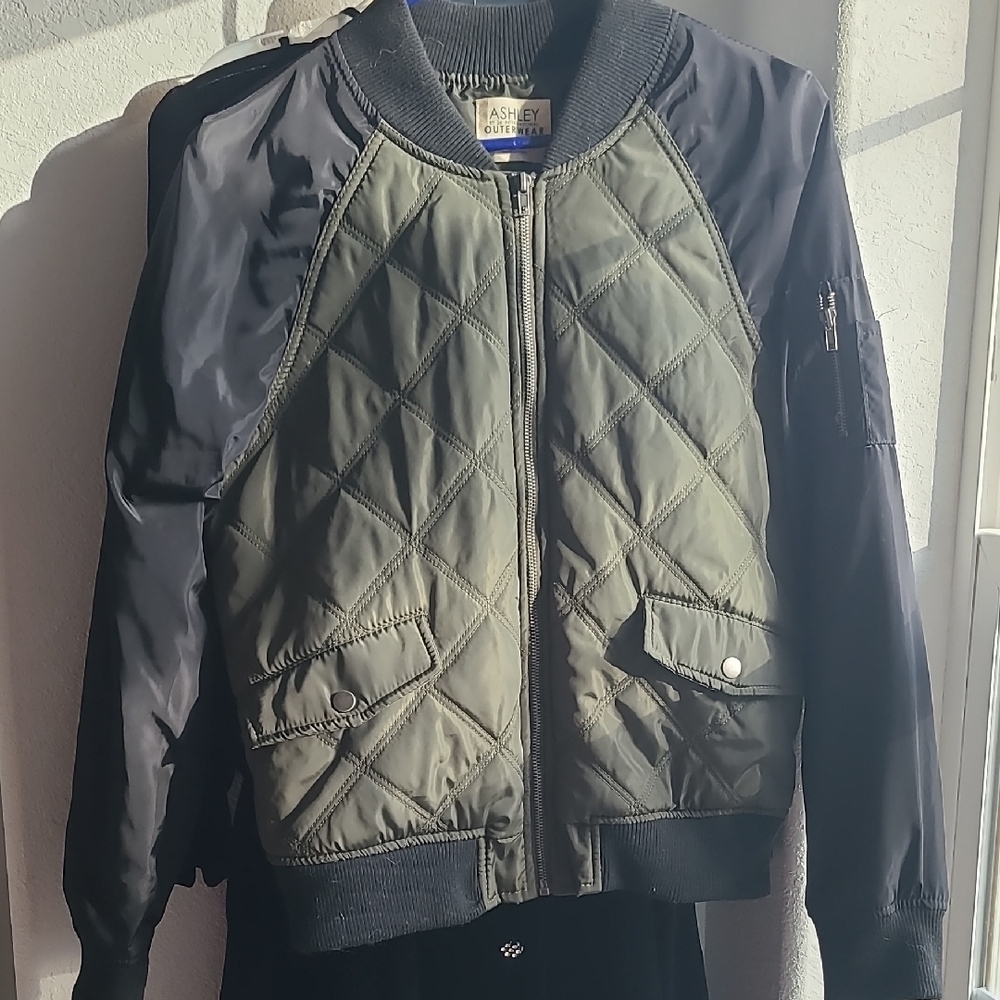 Ashley Quilted Bomber Jacket in Olive and Black